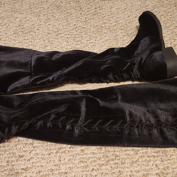 VELVETY/SUEDE KNEE HIGH BOOTS - Picture 2 of 6